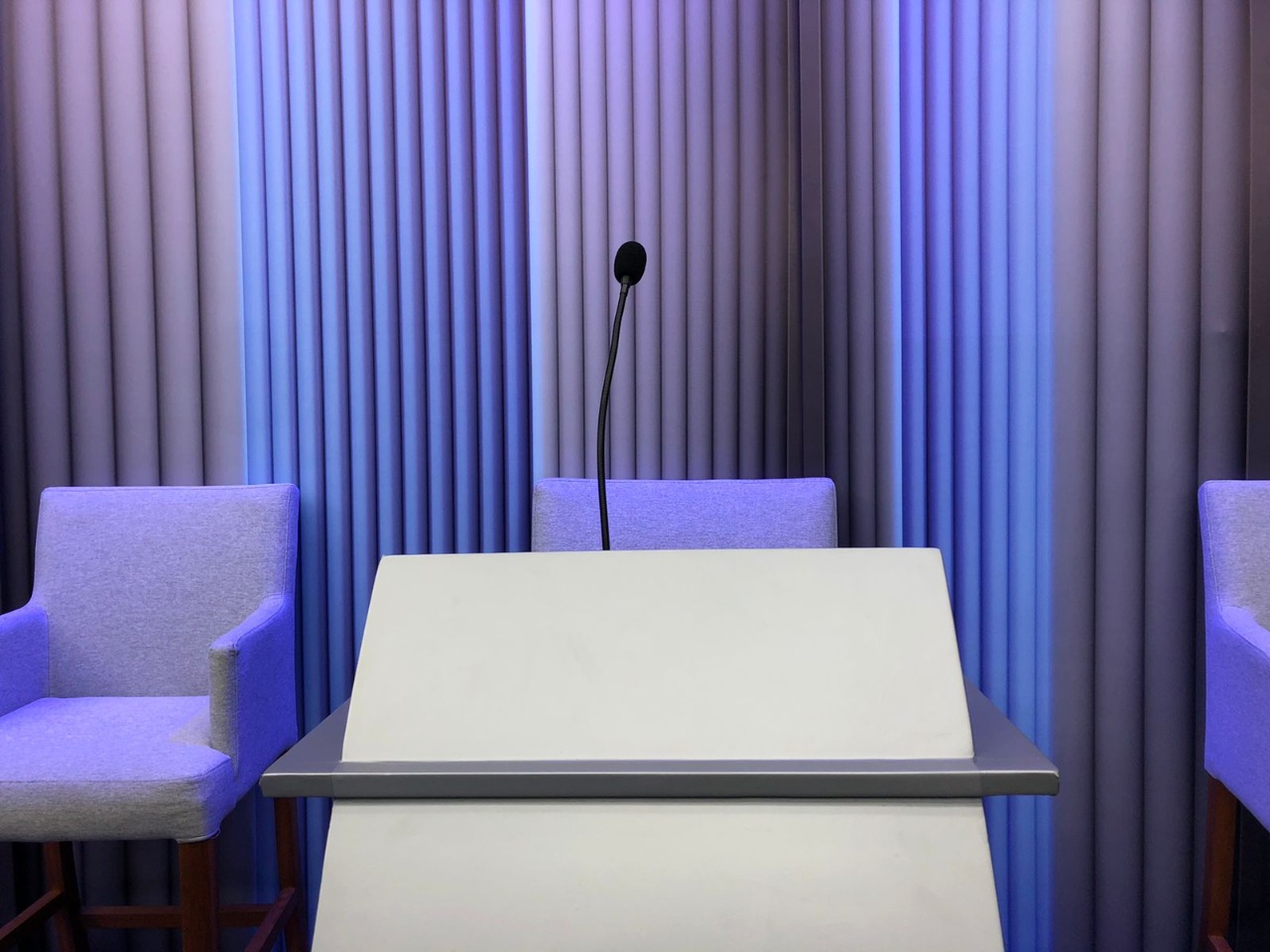 Amazonino Mendes falta a debate entre candidatos ao Governo do Amazonas