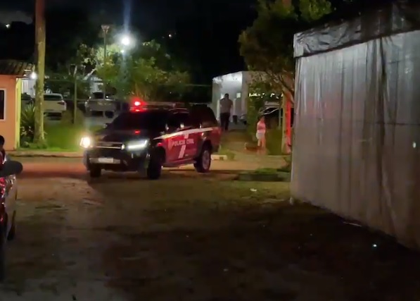 Criminosos executam homem com tiro no pescoço durante feriado em Manaus