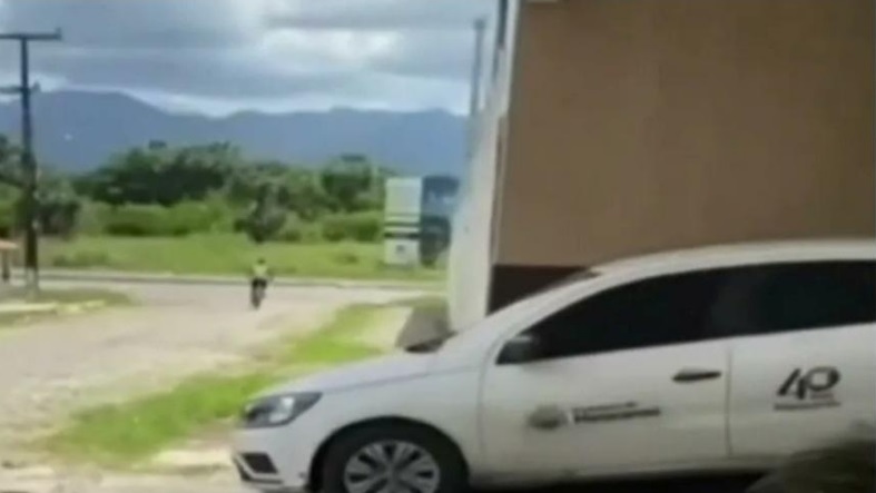Servidor é afastado após ser visto saindo de motel com carro da prefeitura