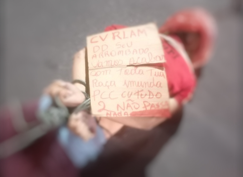 Criminosos deixam bilhete ao jogar corpo de homem em rua de Manaus