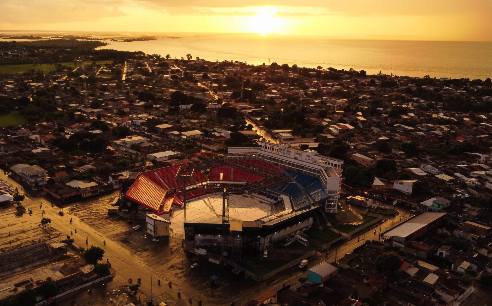 Confira dicas de lugares para tirar foto no pôr do sol em Parintins 