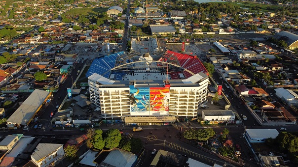 Governador do Amazonas anuncia estudo para ampliar Bumbódromo em Parintins