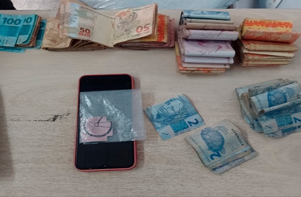 Casal é preso com drogas e 'bolada' de dinheiro em Manaus
