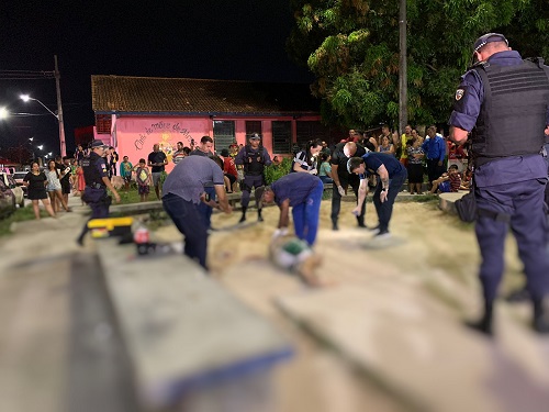 Criminosos executam homem durante 'pelada' em Manaus