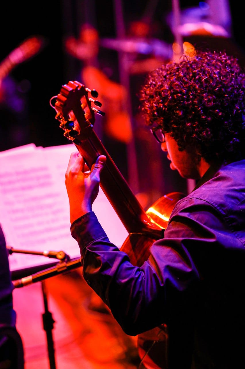 Orquestra de Violões do Amazonas faz homenagem ao rei Roberto Carlos