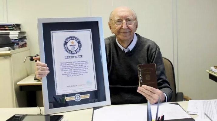 Funcionário mais antigo do mundo, brasileiro morre aos 102 anos