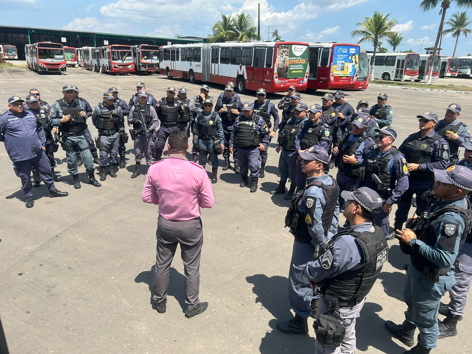 PMs participam de instrução para coibir roubos a ônibus em Manaus