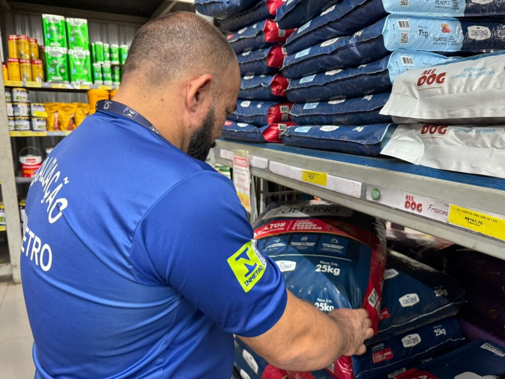 Marcas de ração para cães e gatos são reprovadas em Manaus