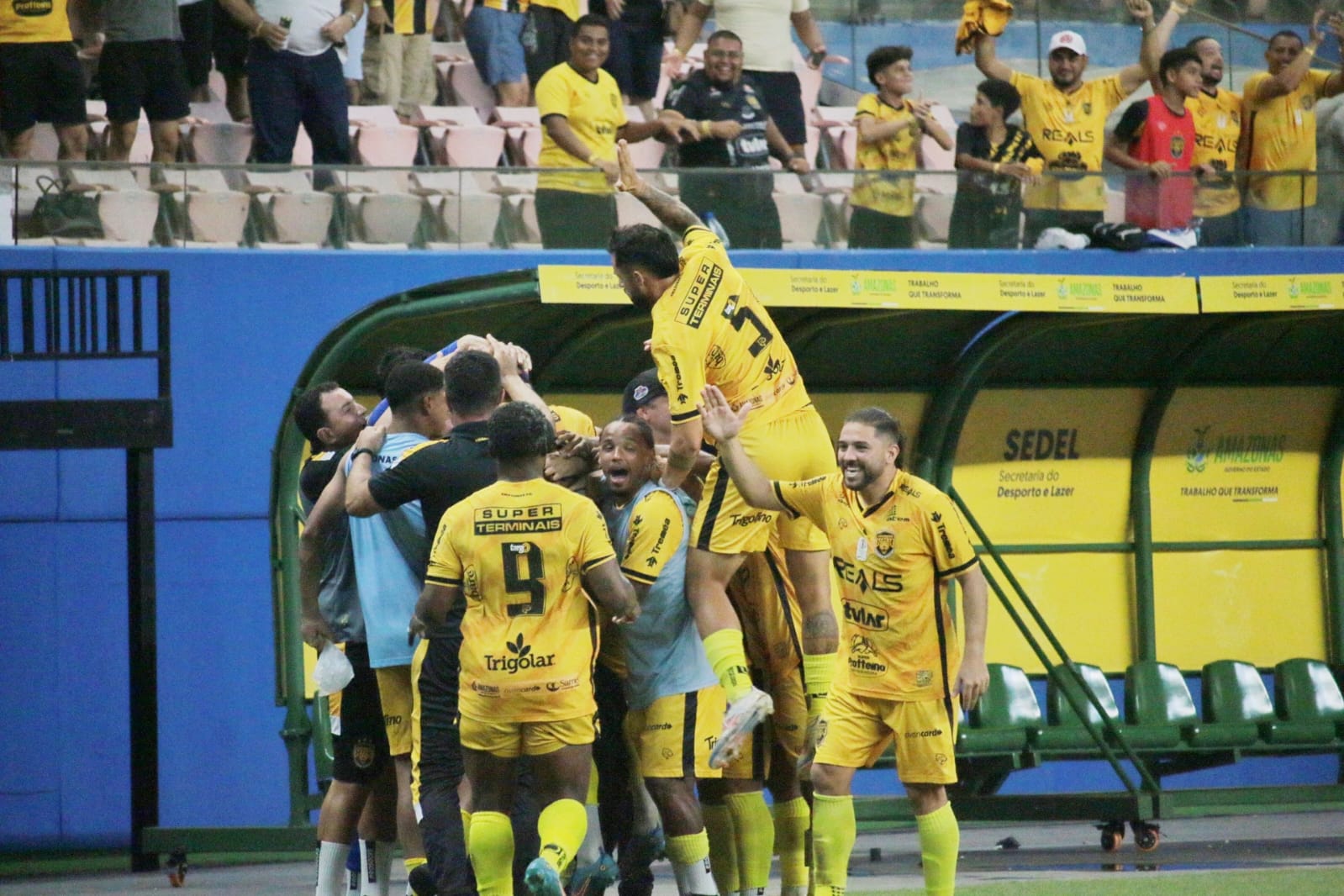 Amazonas vence Ponte Preta por 2 a 1 no Brasileirão