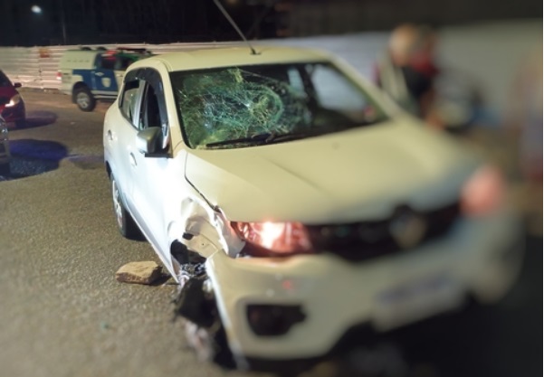 Motorista embriagado é perseguido por motociclistas após atropelar mulher no Japiim