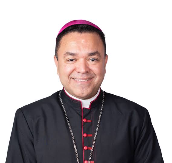 Dom Tadeu Canavarros é empossado novo bispo de Itacoatiara