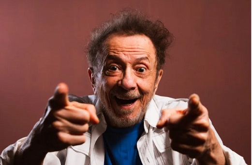 Tom Zé é internado após sofrer queda em casa em São Paulo