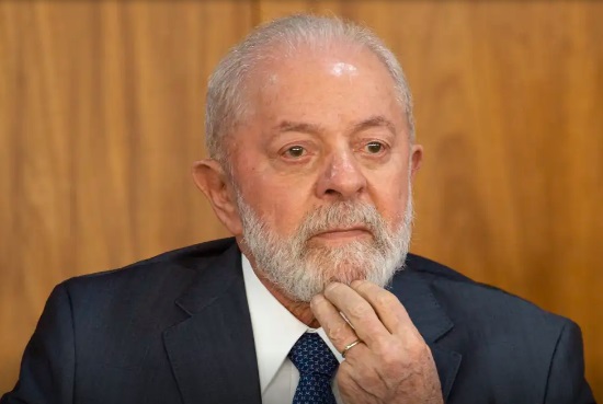Governo discute compra de novo avião após falha técnica em voo de Lula