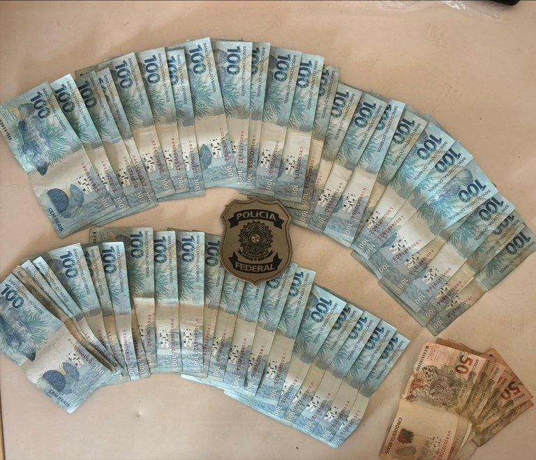 Homem é preso com quase R$ 5 mil para compra de votos em Parintins