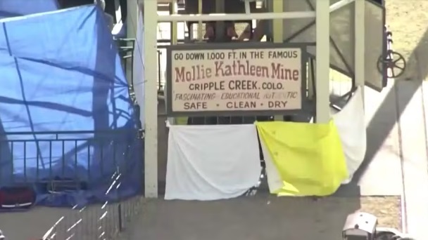 Turistas são resgatados após 8 horas presos em mina de ouro nos EUA