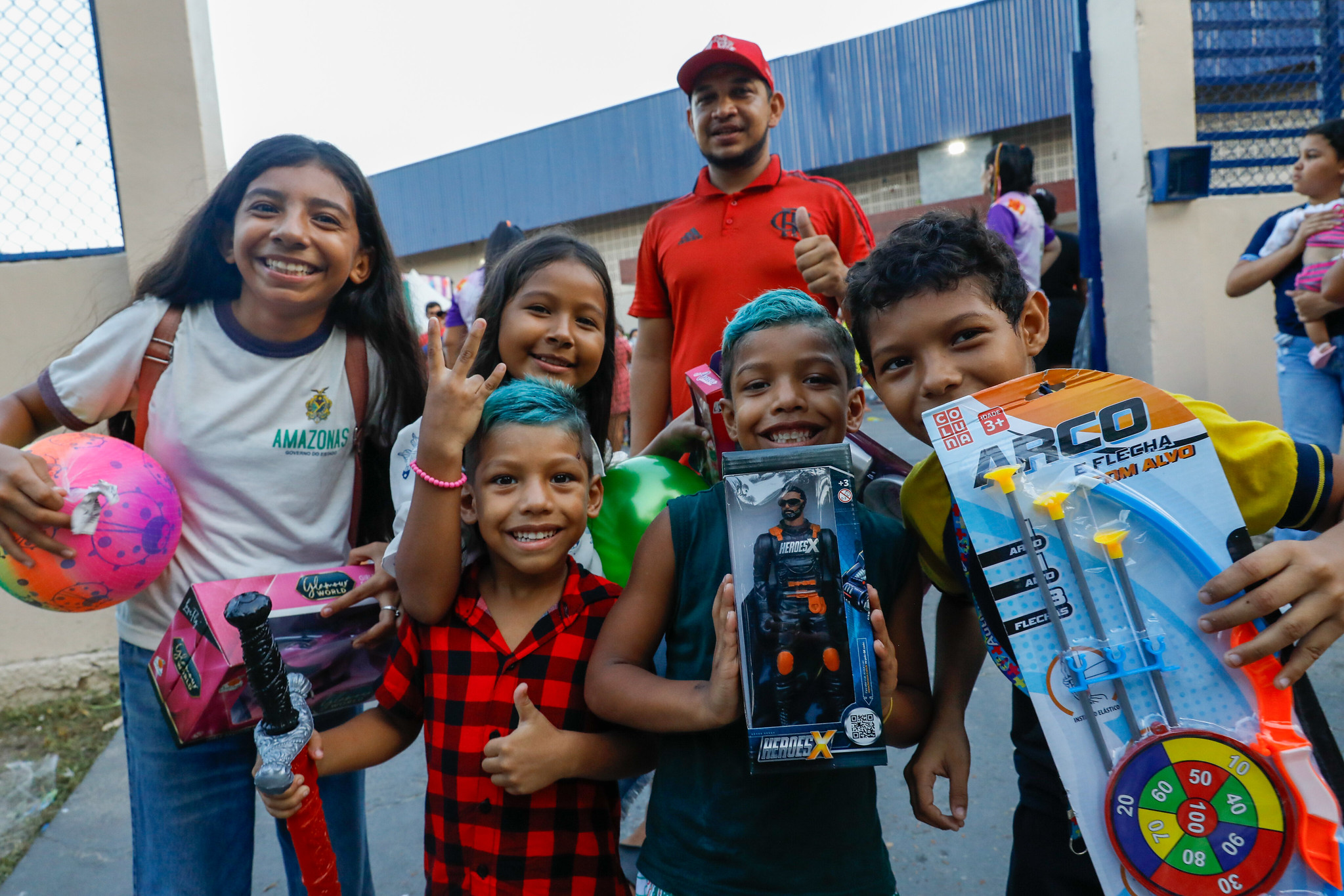 Governo leva campanha ‘Doe Brinquedo e Ganhe Sorrisos’ à escola no Coroado