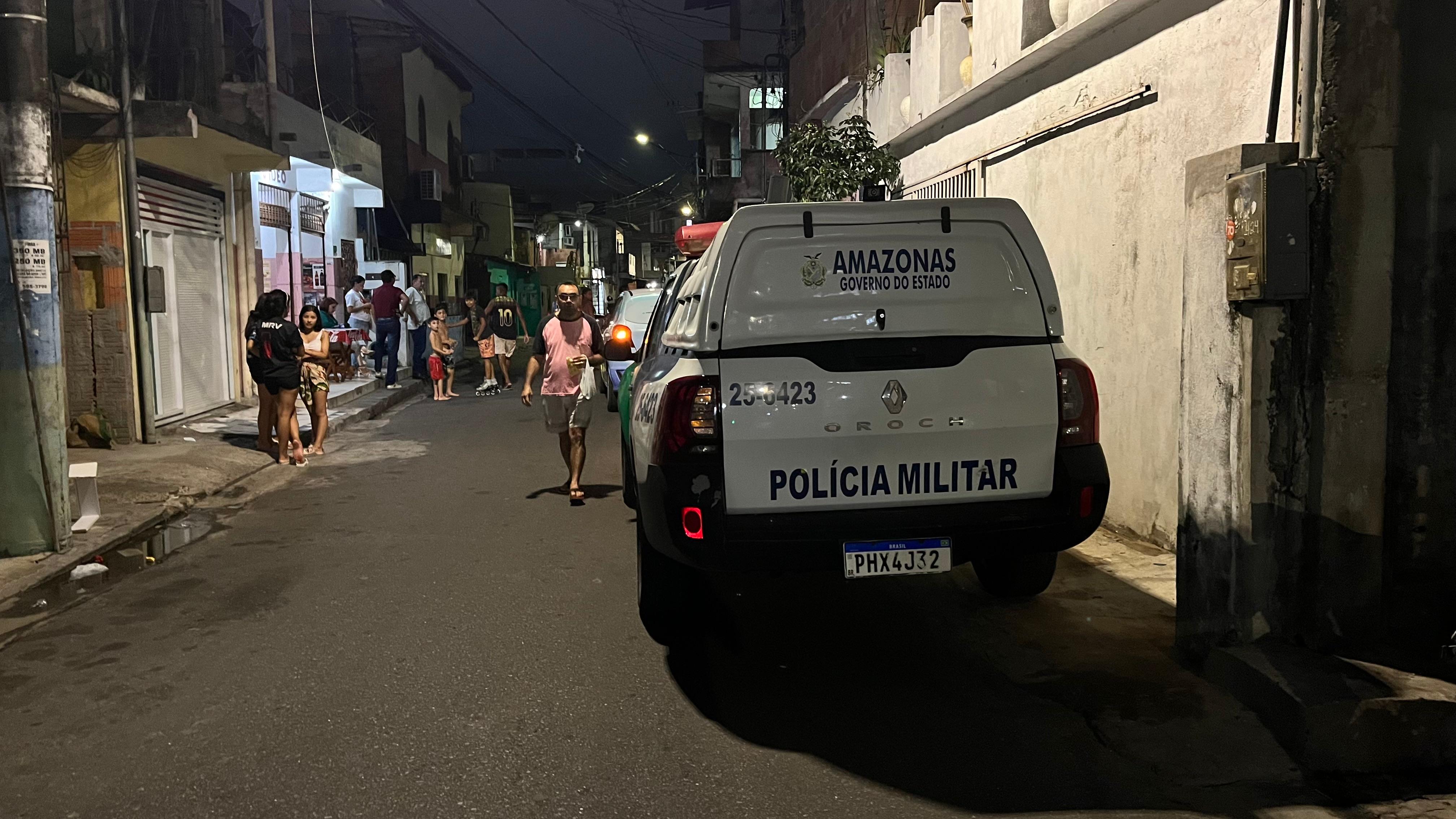 Mãe encontra filho morto dentro de casa no Crespo