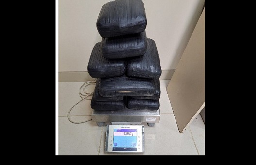 Mulher é presa com mais de 13 kg de drogas a caminho de aeroporto em Manaus