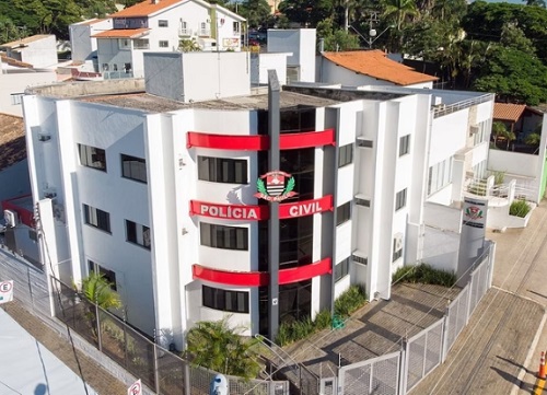 Pai é preso por se masturbar durante banho da filha em hospital