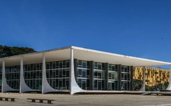 STF adia decisão sobre lei que impõe restrições para laqueadura