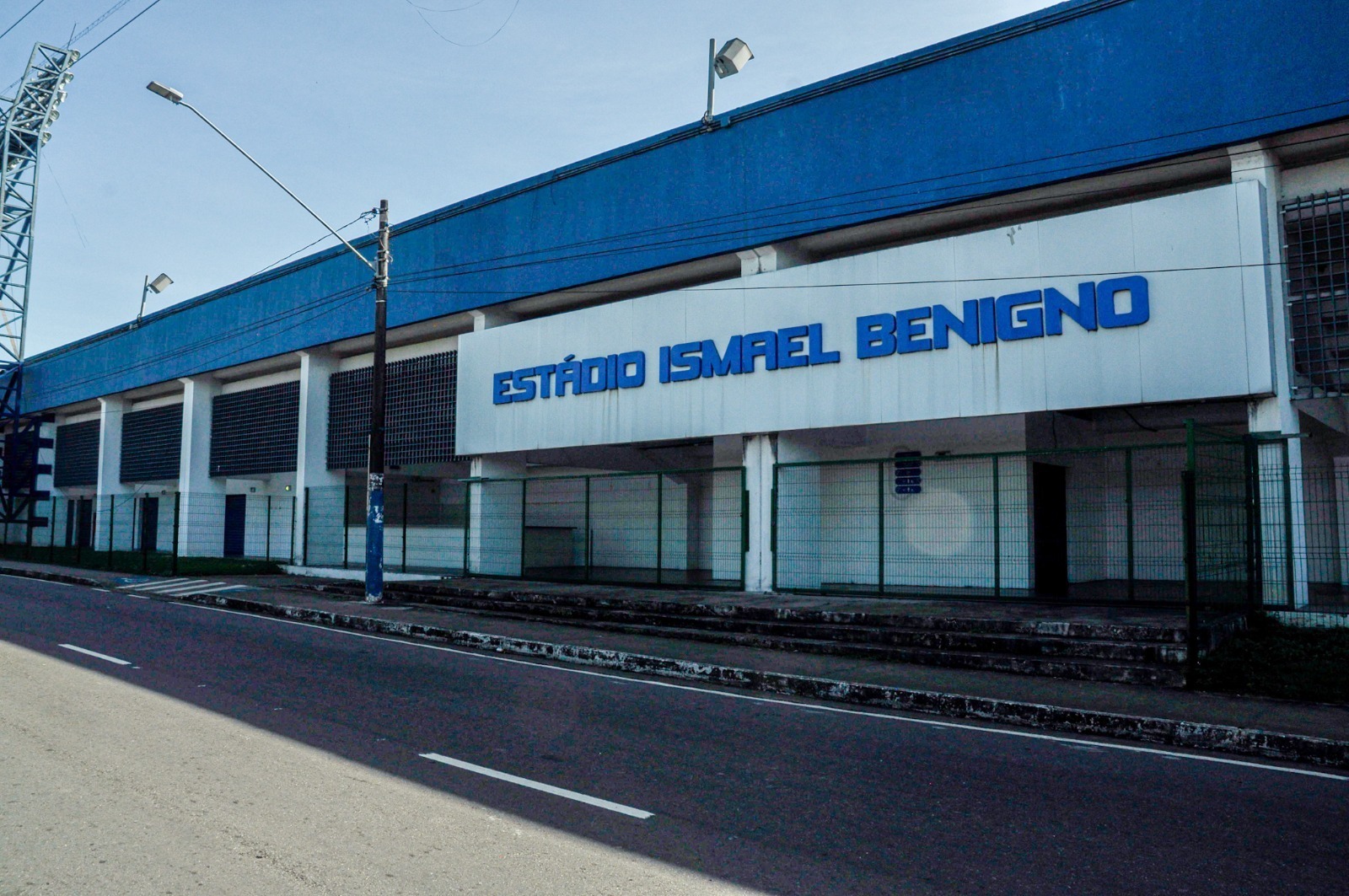 Fifa vistoria estádios para jogos da Copa do Mundo Feminina em Manaus