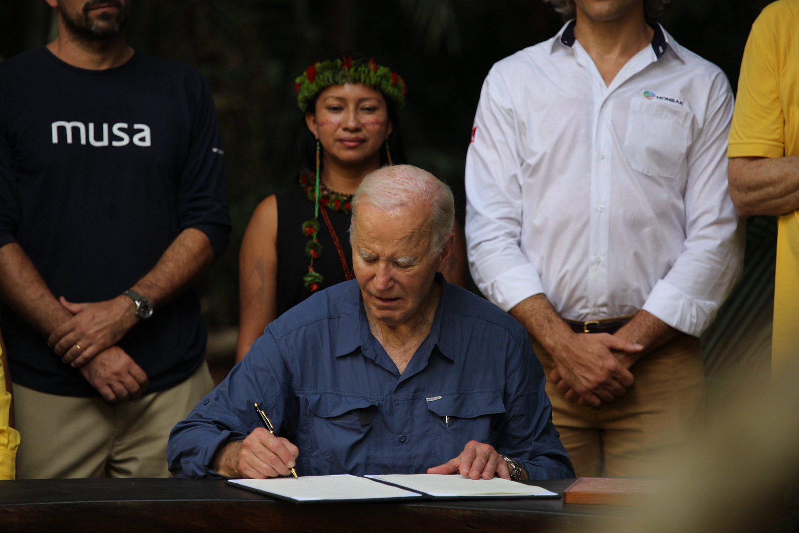Biden proclama Dia Internacional da Conservação após visita a Manaus