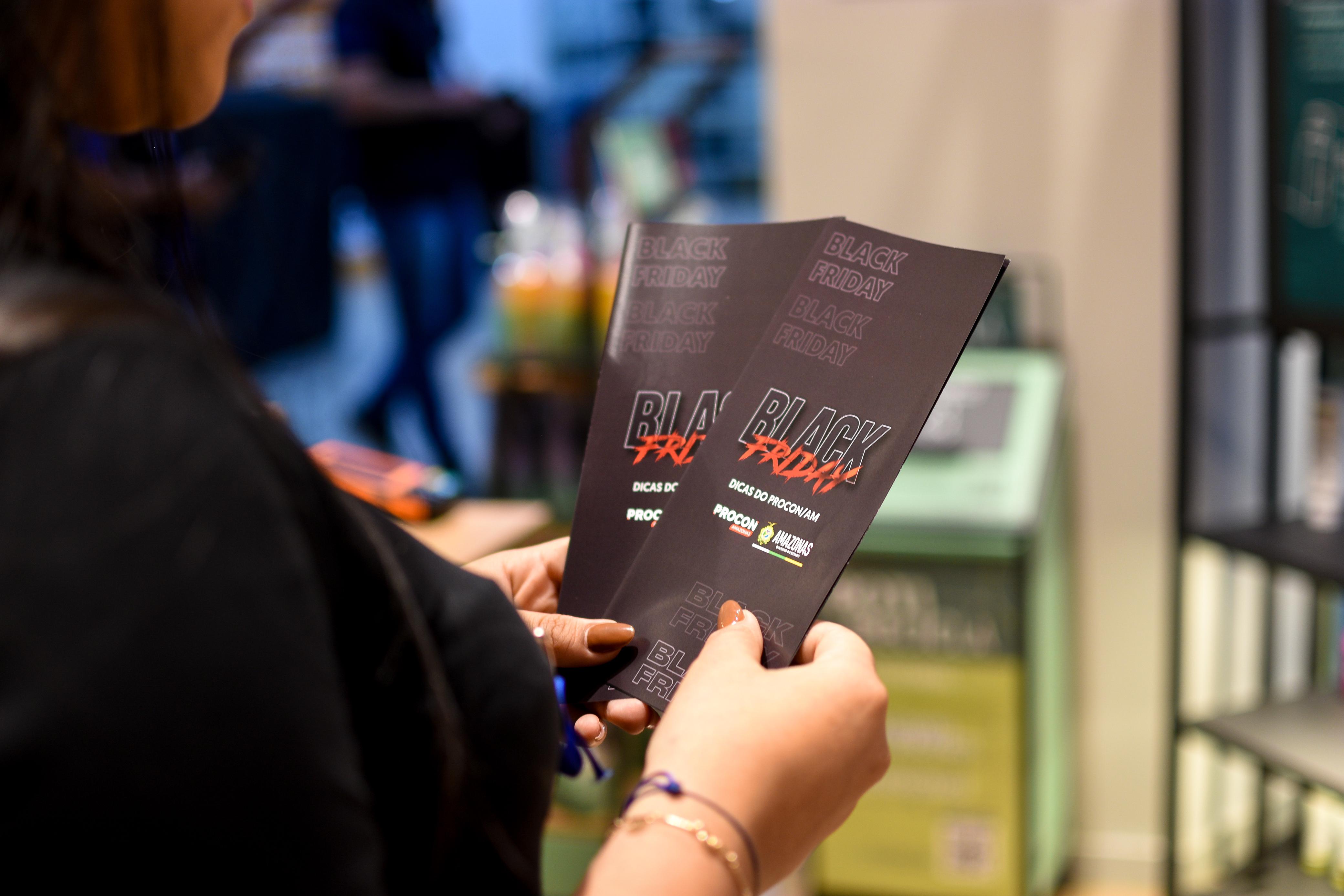 Black Friday: Procon realiza blitz em shopping da zona leste de Manaus