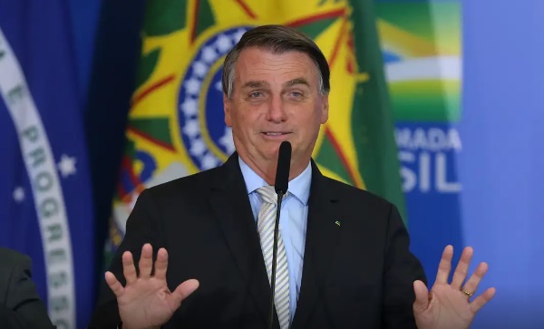 Bolsonaro viajou para os EUA para evitar prisão, aponta PF