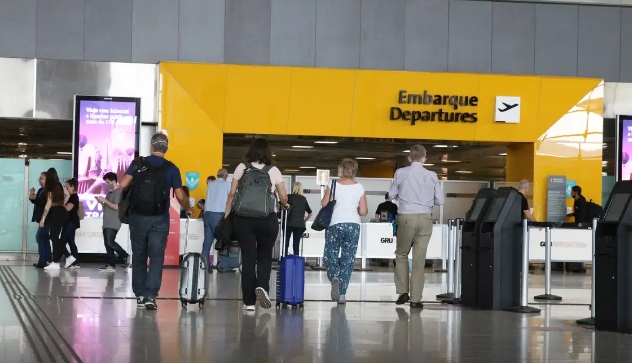 Vinte mil aposentados já compraram passagens pelo Programa Voa Brasil