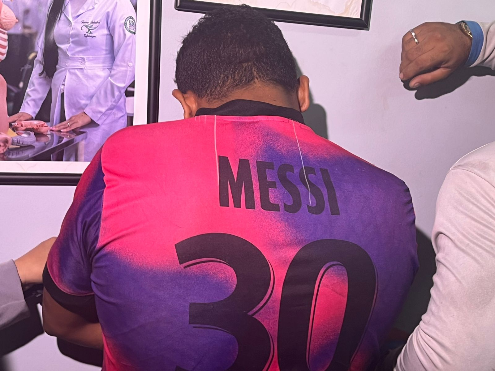 'Messi' é preso suspeito de furtar desodorantes do supermercado Nova Era