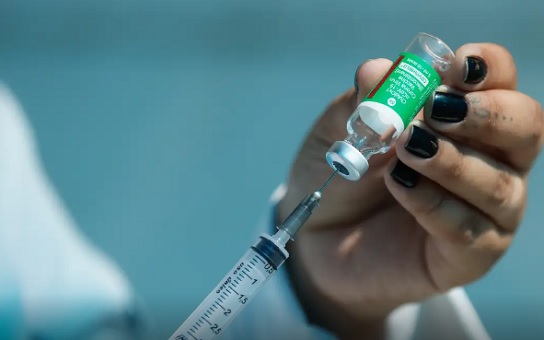 Amazonas recebe 50 mil doses de vacina contra Covid-19