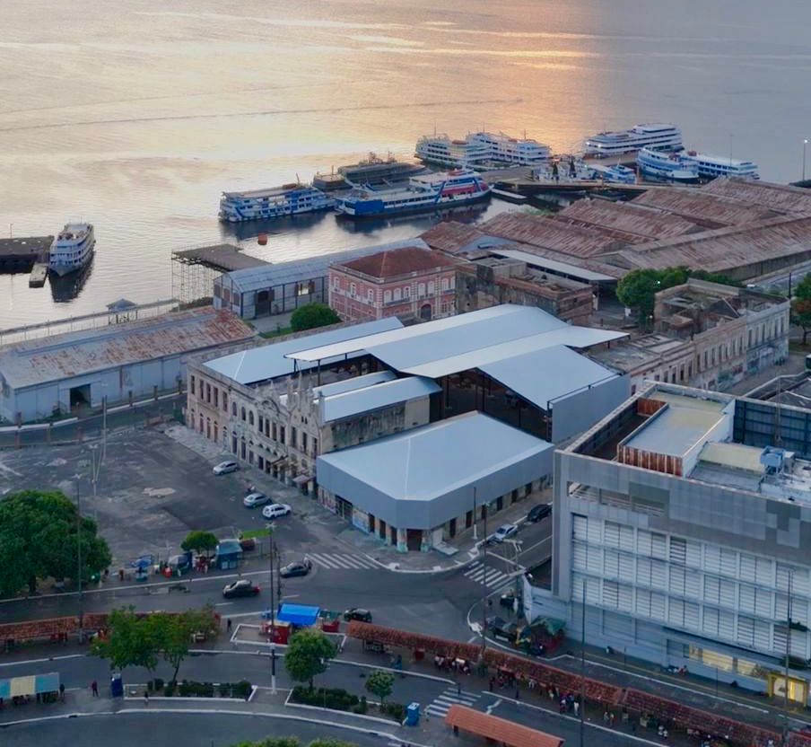Cantata de Natal dá brilho ao centro histórico de Manaus nesta quarta