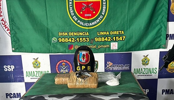 Polícia apreende drogas dentro de mochila em barco com destino a Manaus