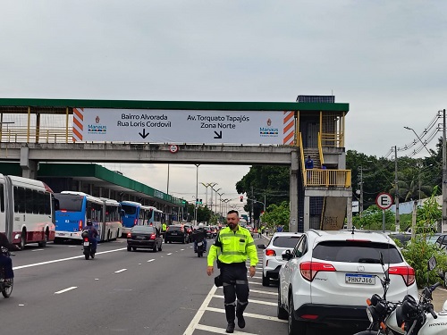 Motoristas são orientados sobre intervenções na Av. Constantino Nery