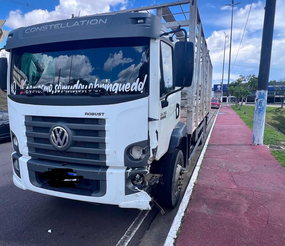 Motorista de caminhão é indiciado após morte de casal em estrada de Silves