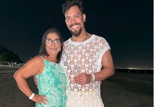Mãe de Vinicius diz estar orgulhosa após brother declarar bissexualidade