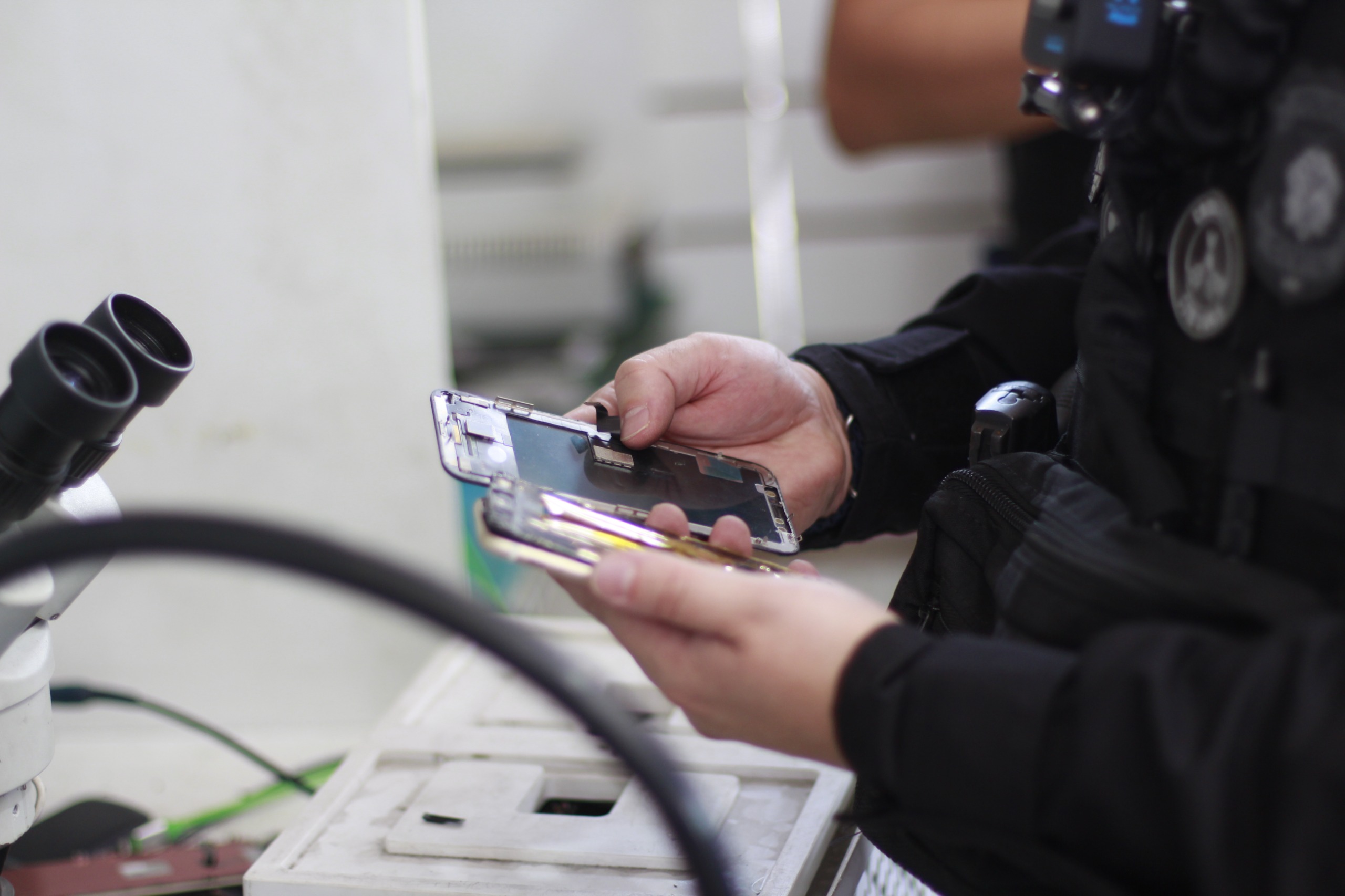 Motociclista é preso com 14 celulares roubados no Parque 10
