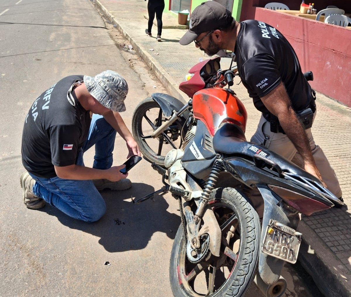 Moto e celular roubados são recuperados pela polícia em Itapiranga