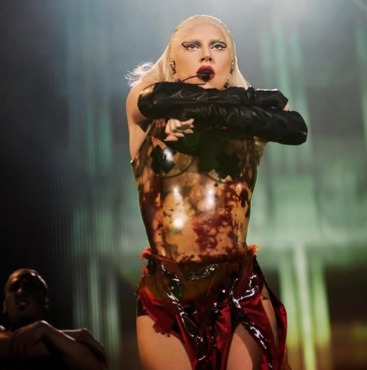 Produtora nega que show de Lady Gaga foi cancelado após troca de cartaz no Rio