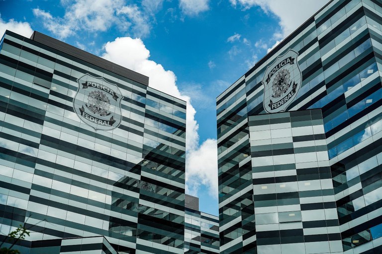 Polícia Federal abre concurso com mil vagas e salários de até R$ 27 mil