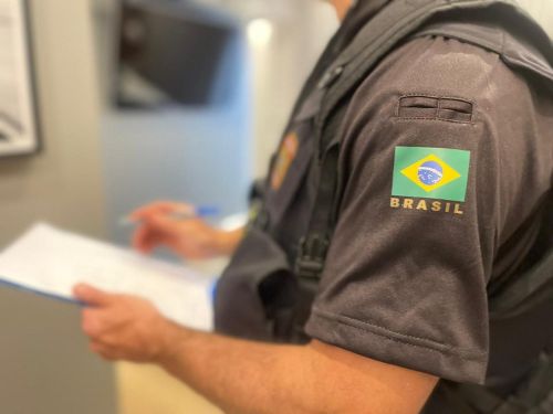 Passageiros são presos com mais de 3 kg de drogas no aeroporto de Manaus