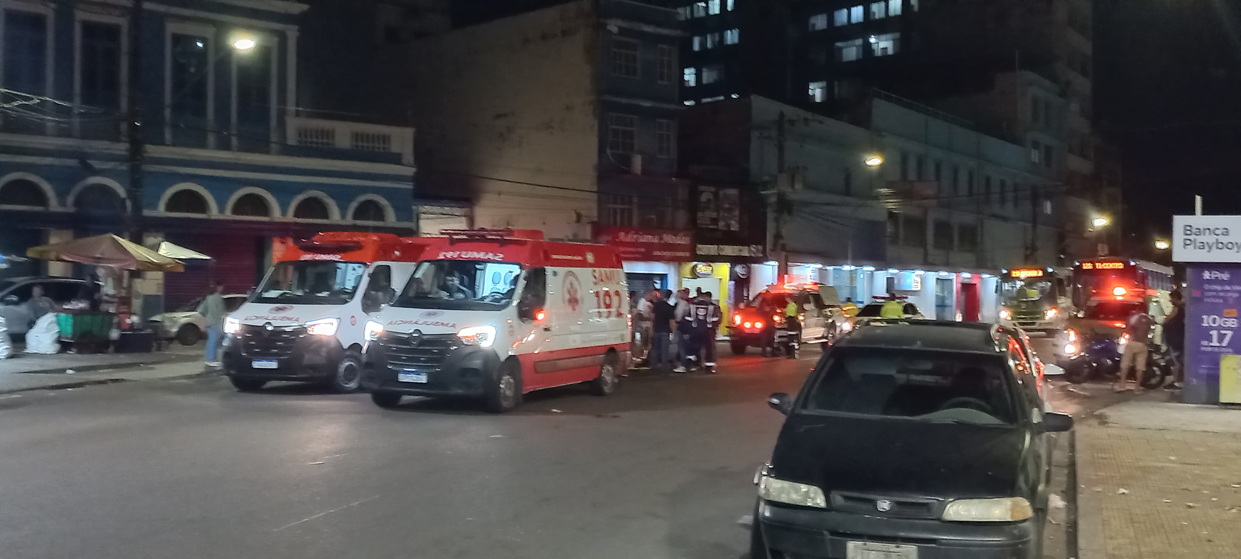 Mulher é atropelada por motociclista ao tentar atravessar a rua no Centro