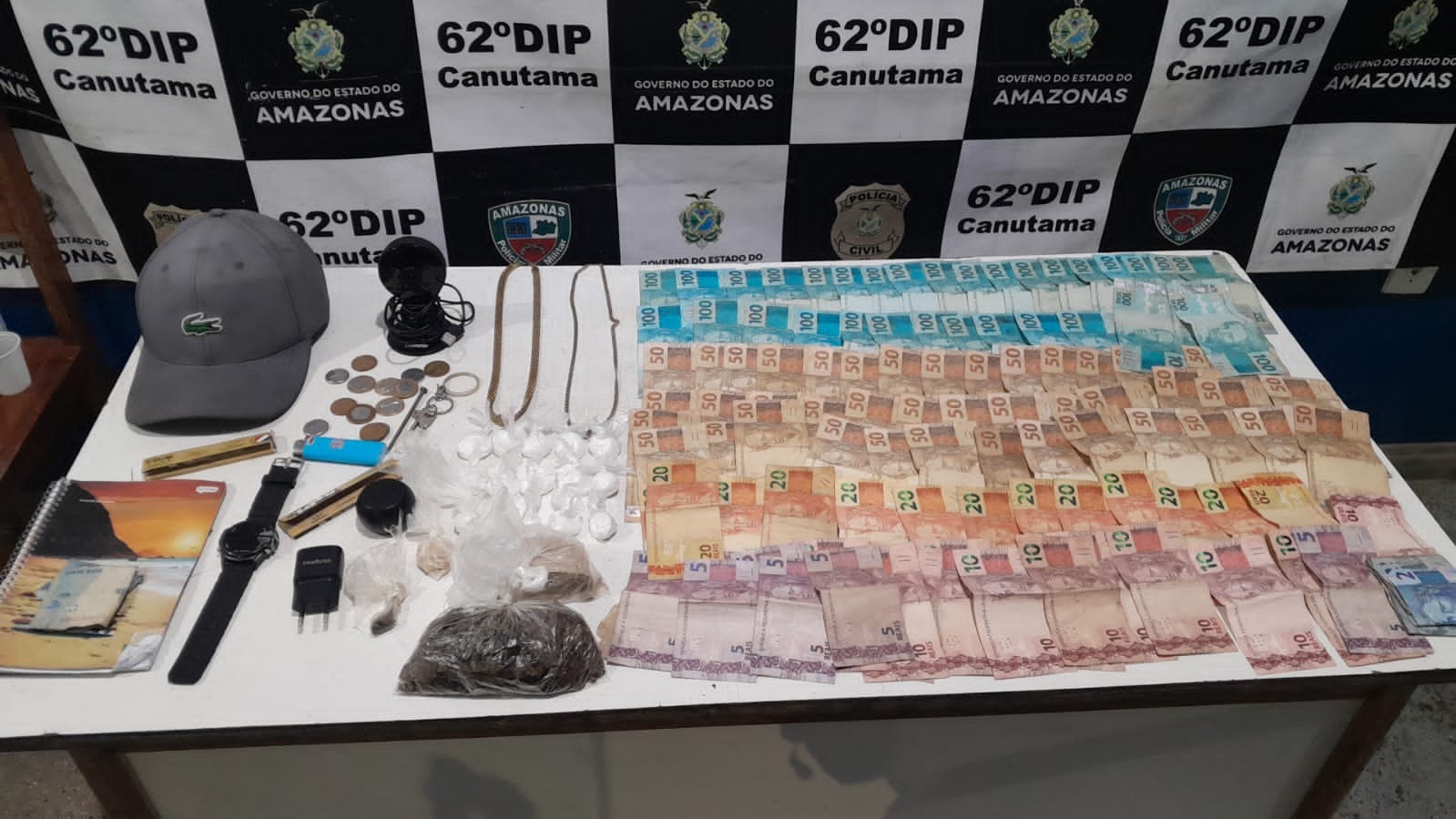 Venezuelano e 'Monte Orebe' são presos com drogas e R$ 6 mil em Canutama