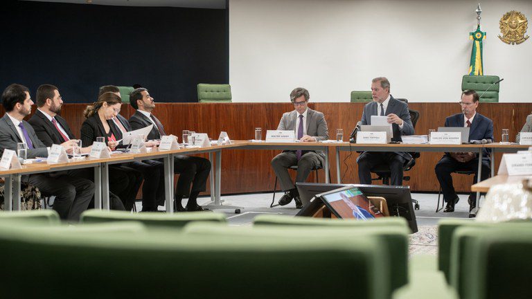 Fraude INSS: Governo Federal quer começar a ressarcir aposentados em julho