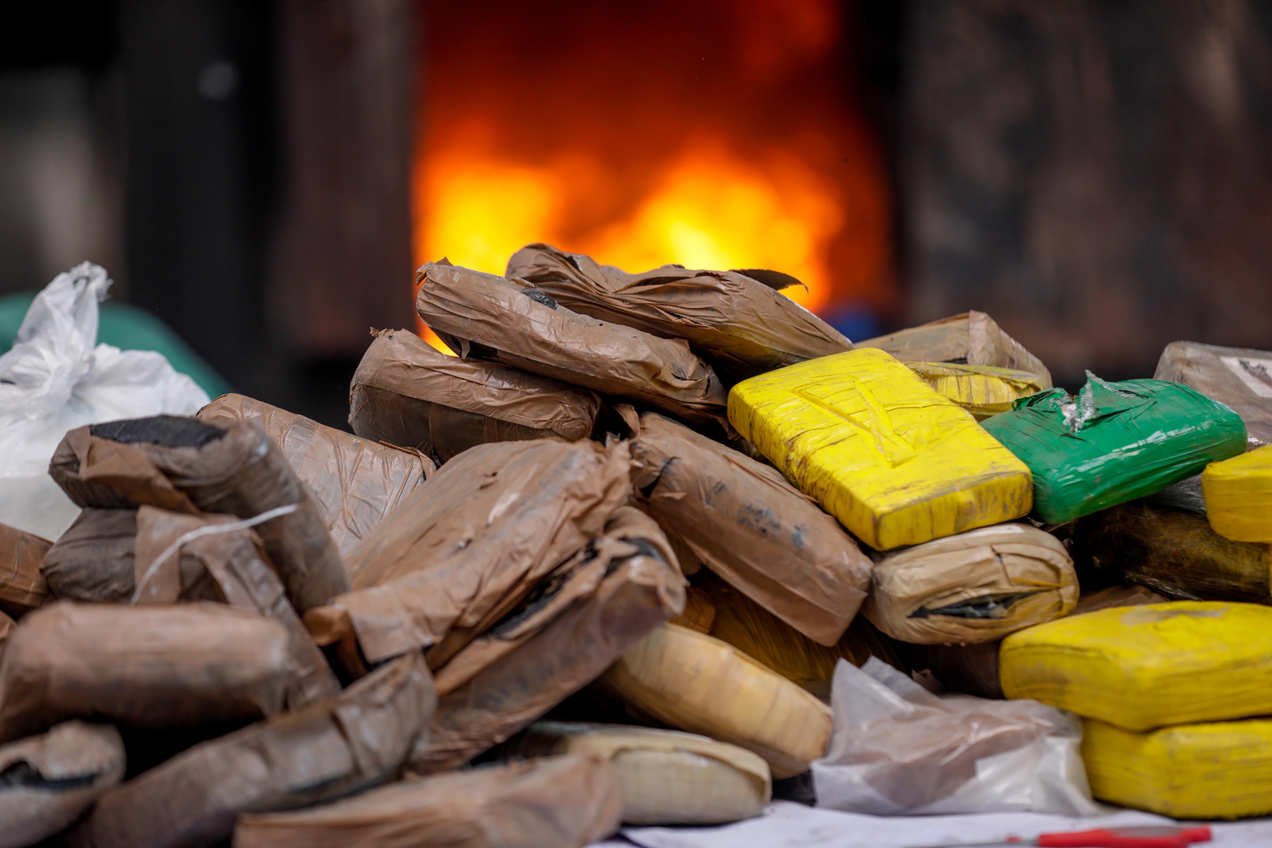 Operação Narke 4 incinera 40 toneladas de drogas no Amazonas