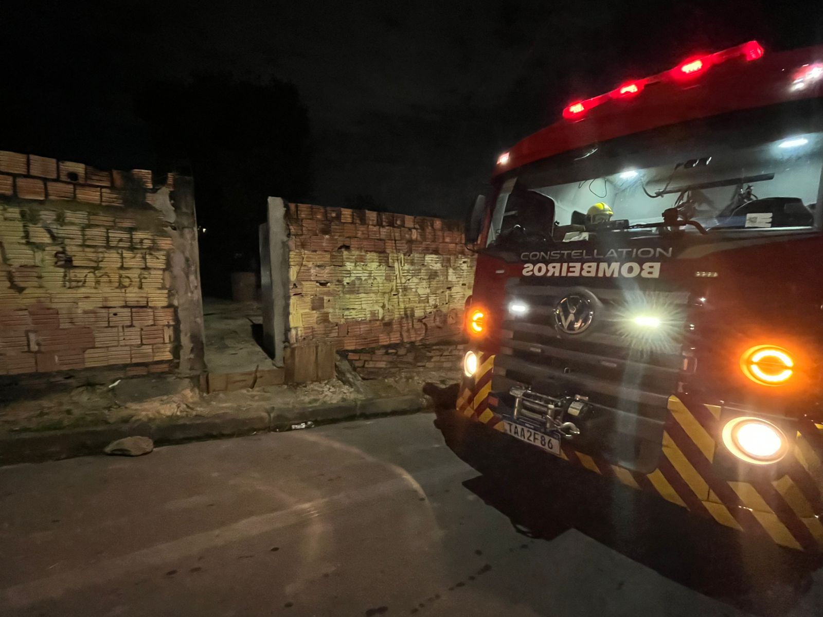 Princípio de incêndio atinge casa no Jorge Teixeira 