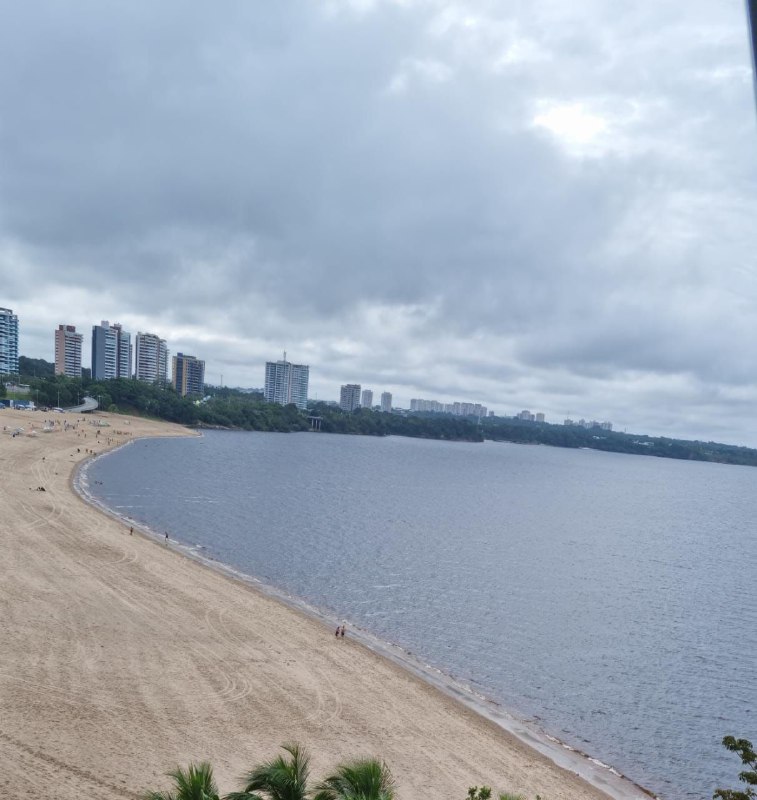 Nível do Rio Negro desce meio metro em duas semanas no Amazonas