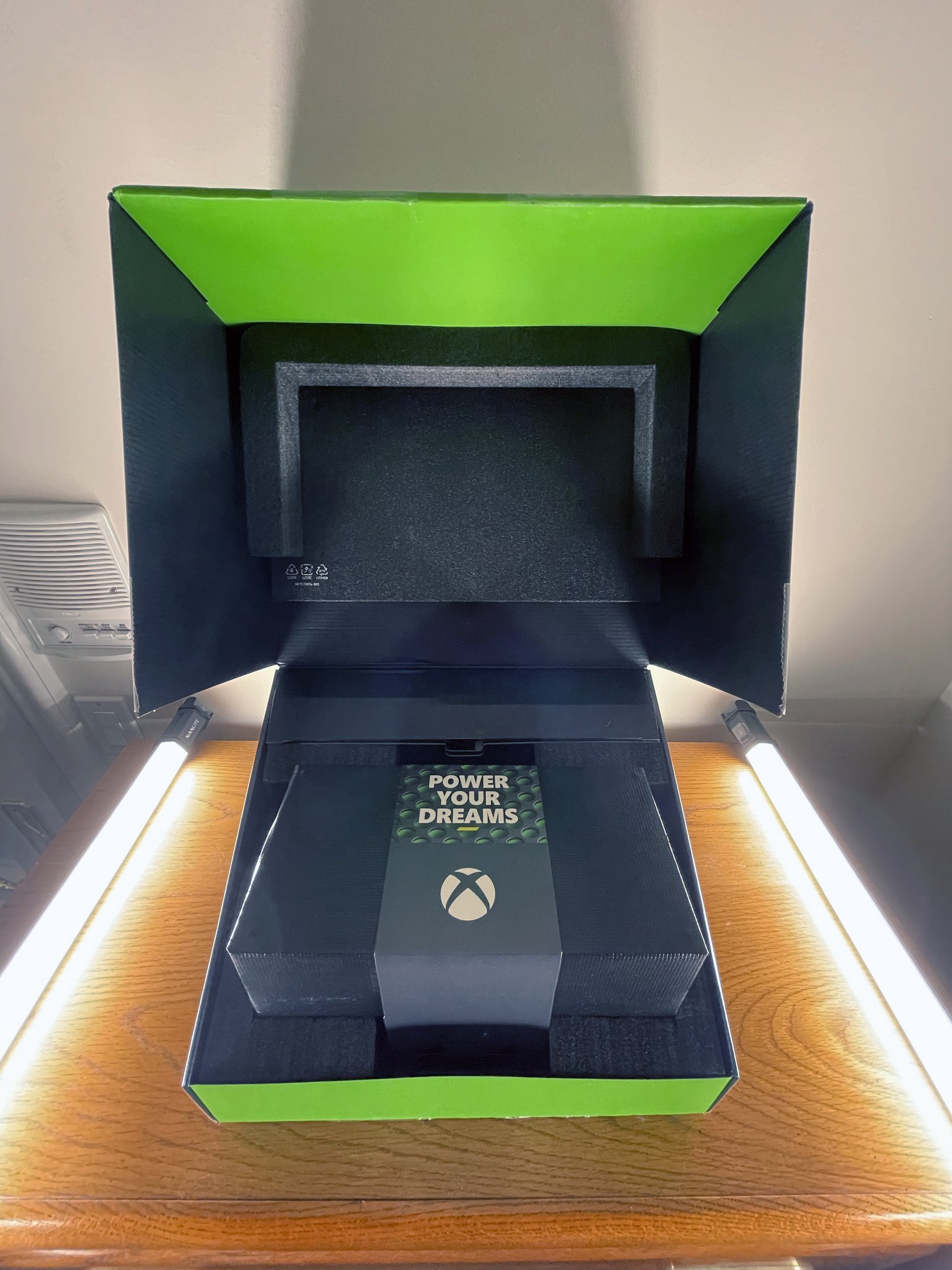 Xbox Series X: assista ao unboxing do console da next generation