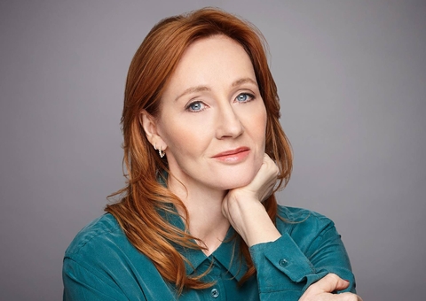JK Rowling exalta sua transfobia em novo livro