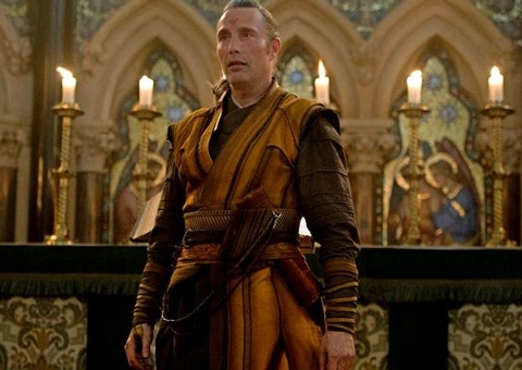 Mads Mikkelsen fala de seu personagem em Animais Fantásticos 3; confira